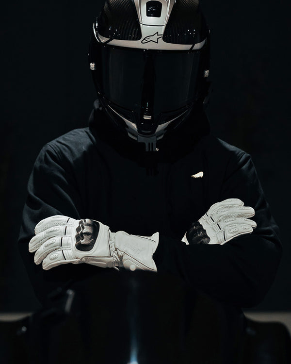 20 MOTORCYCLE HAND SIGNALS YOU SHOULD KNOW | SA1NT – Saint USA